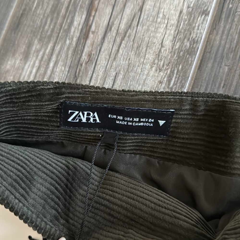 ZARA Corduroy Mini Skirt | Dark Olive Green | Size XS | NWT - Picture 3 of 3